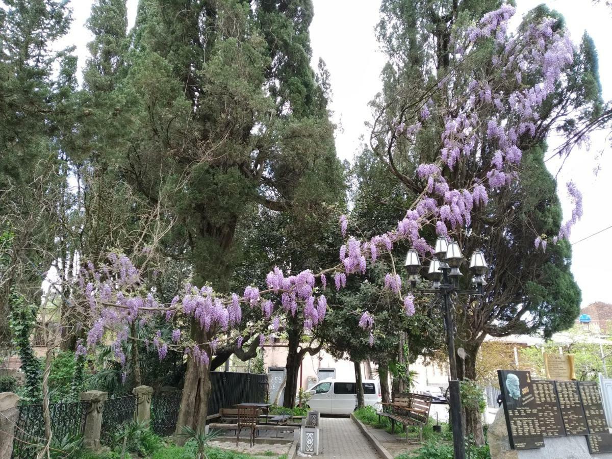 Downtown Guest House Kutaisi Exterior foto